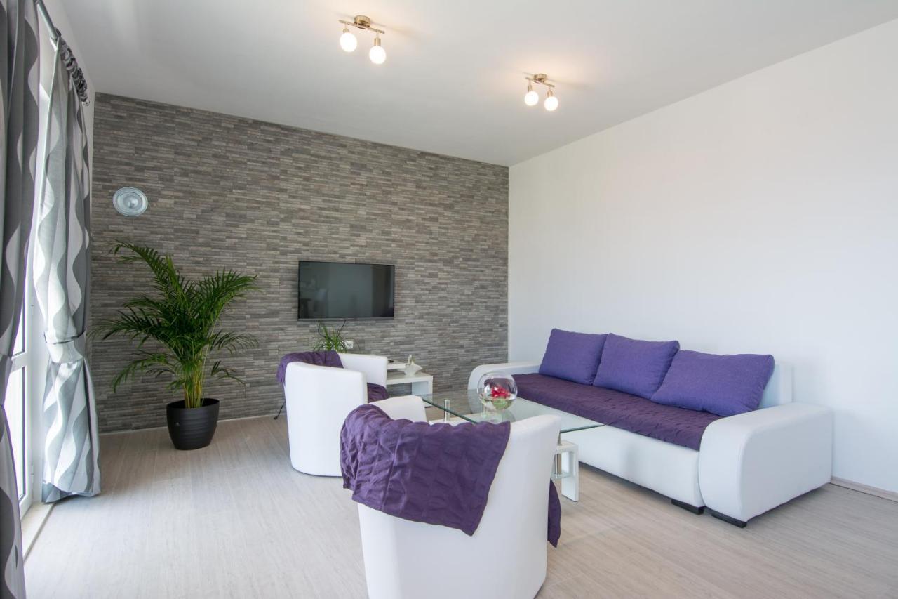 Lux Apartman S Pogledom Na More トロギール エクステリア 写真