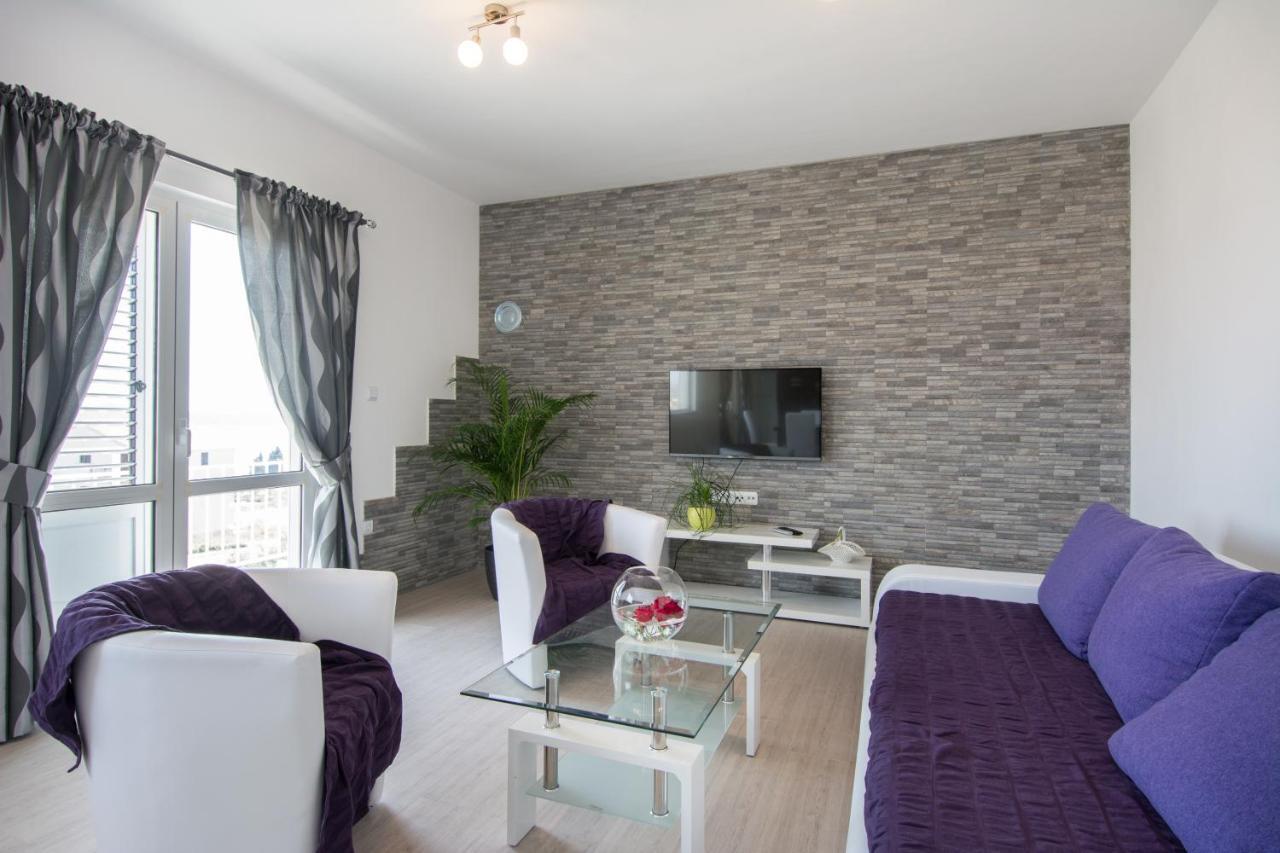 Lux Apartman S Pogledom Na More トロギール エクステリア 写真