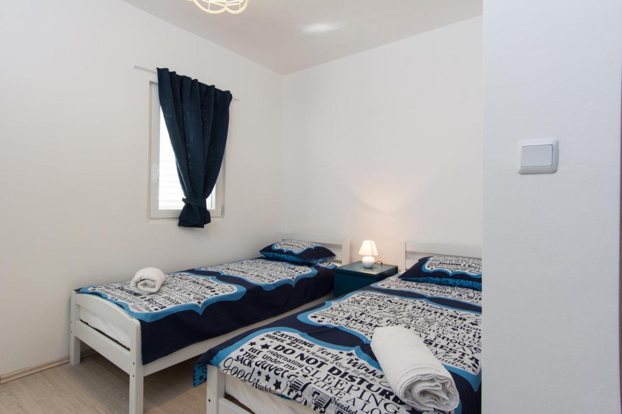 Lux Apartman S Pogledom Na More トロギール エクステリア 写真