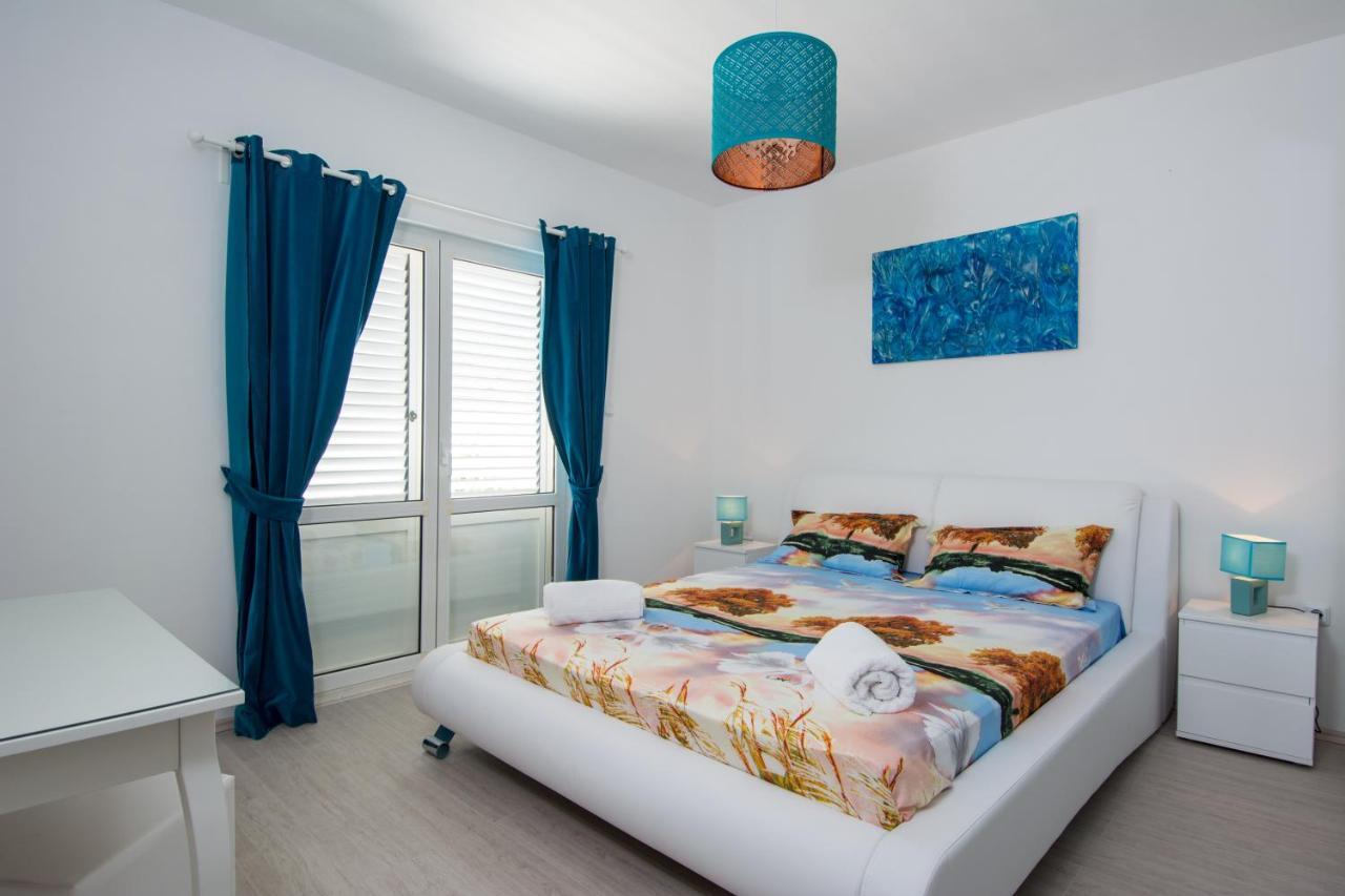 Lux Apartman S Pogledom Na More トロギール エクステリア 写真