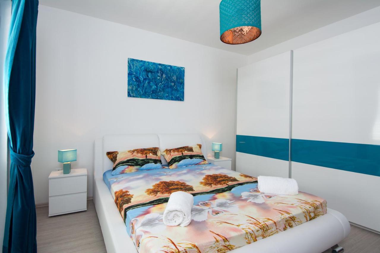 Lux Apartman S Pogledom Na More トロギール エクステリア 写真