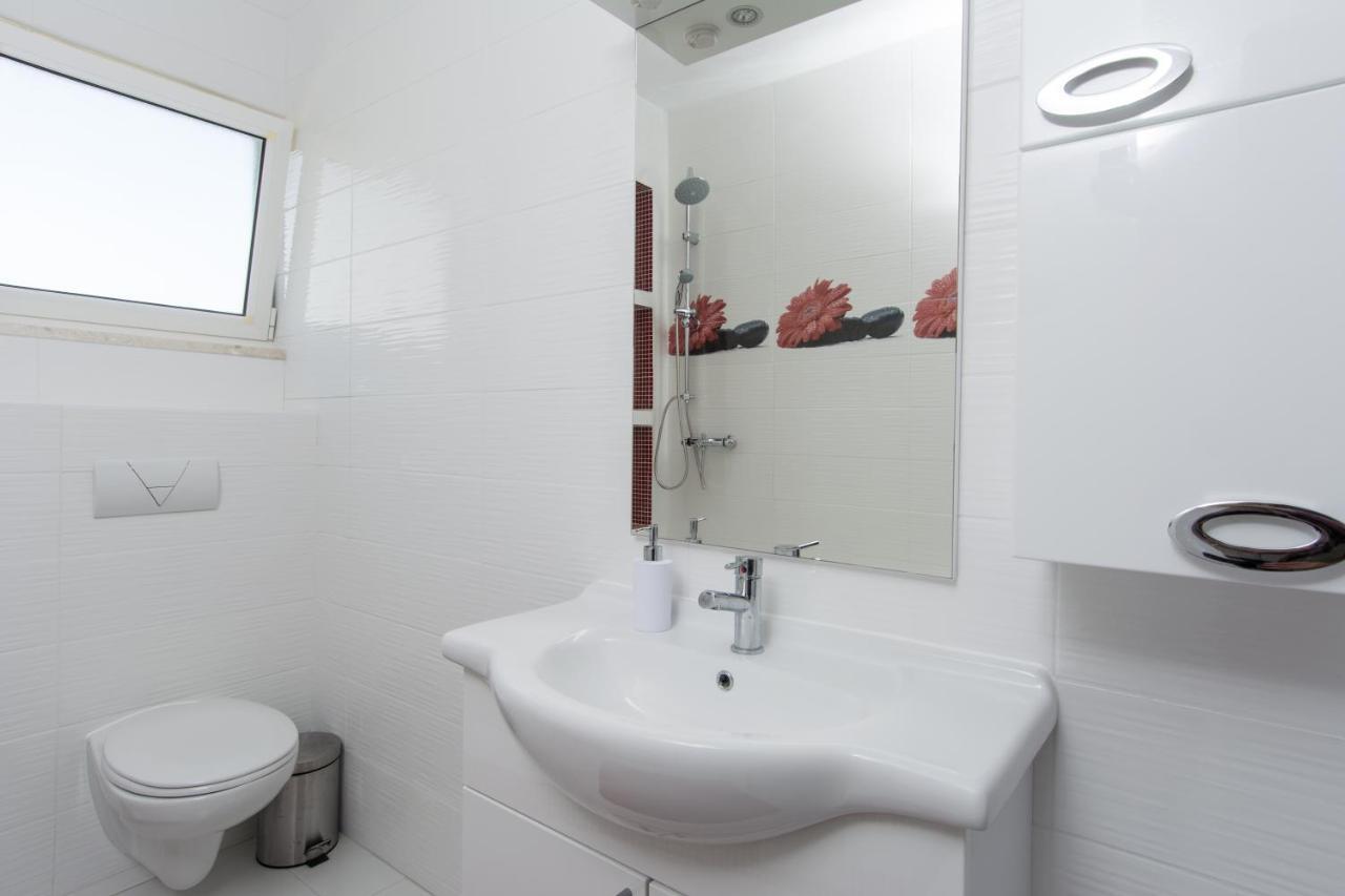 Lux Apartman S Pogledom Na More トロギール エクステリア 写真